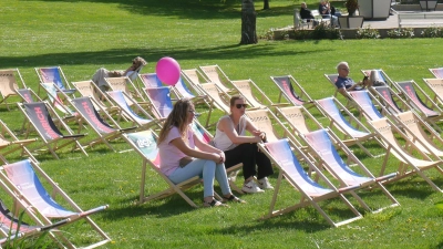 Bitte Platz nehmen zum Sundowner. (Foto: gk)