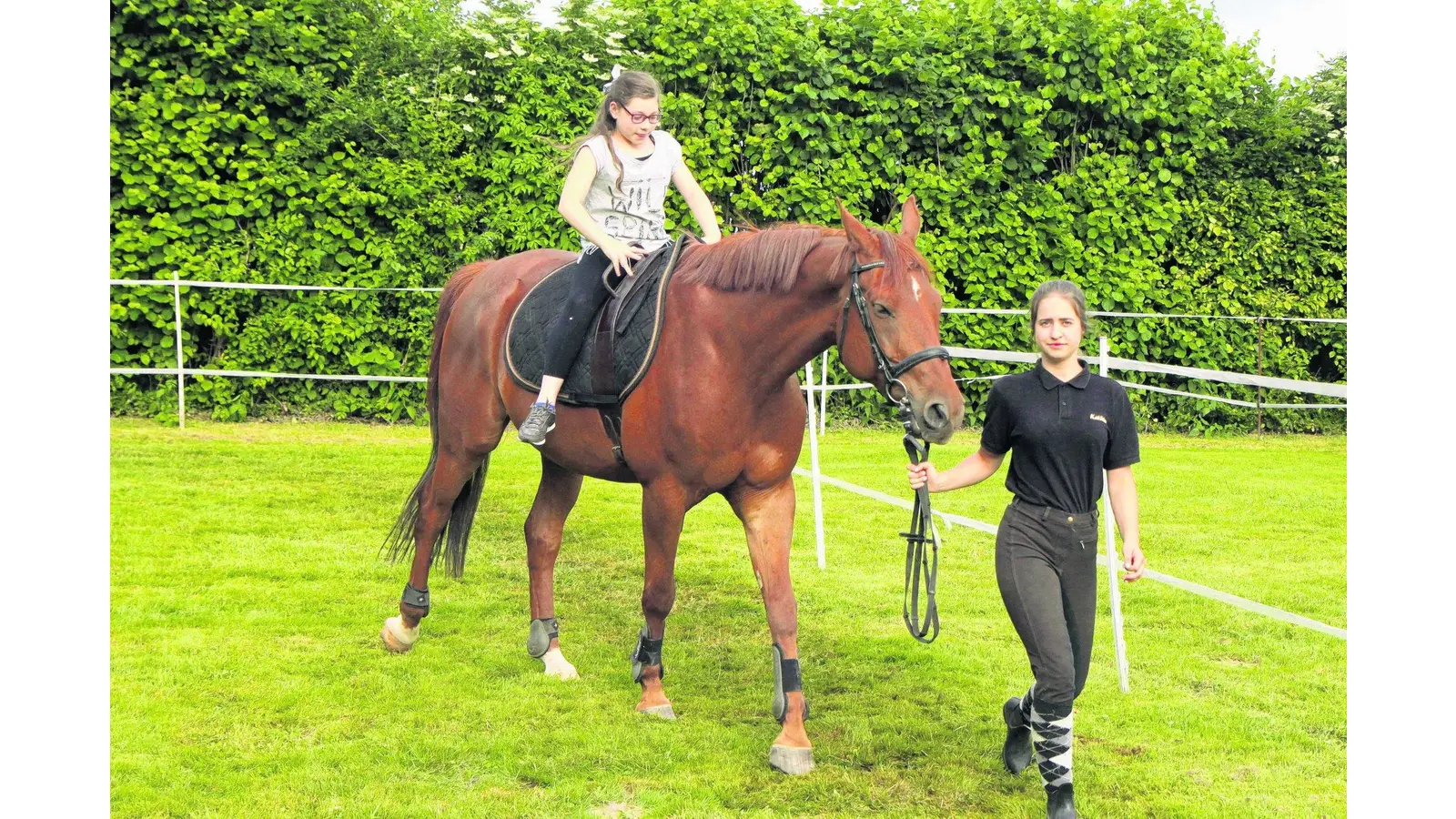 Auf dem Pferderücken und in der Eisenbahn (Foto: bb)