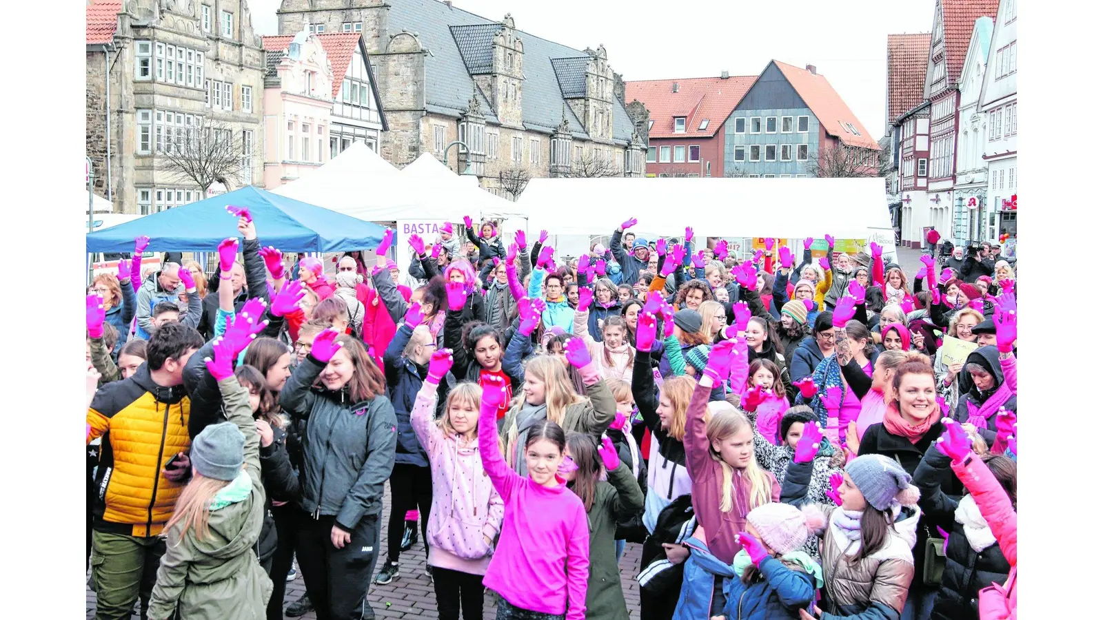 Bunter Protest gegen Gewalt an Frauen (Foto: red)