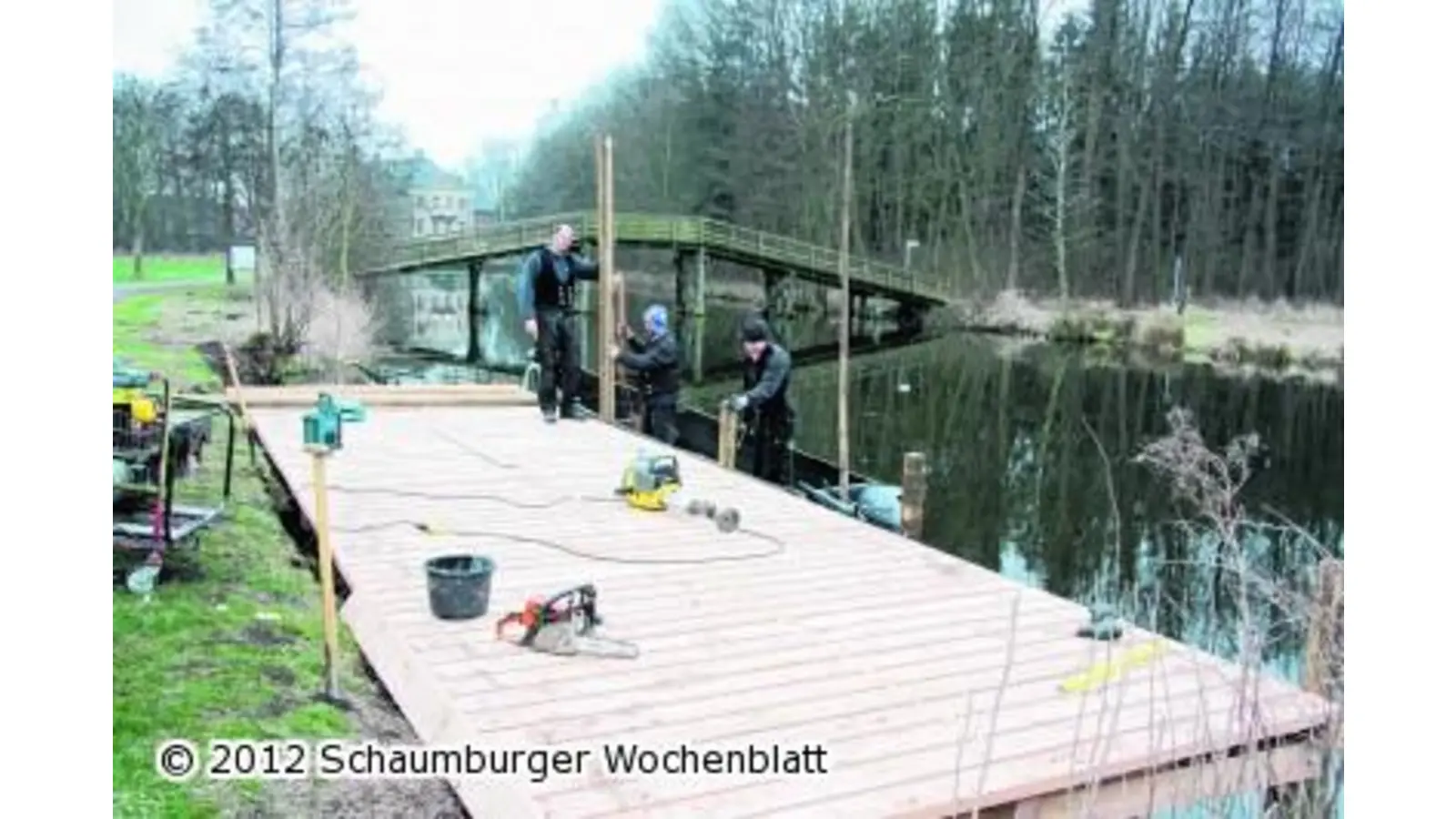 Schnupperpaddeln am neuen Steg (Foto: gi)