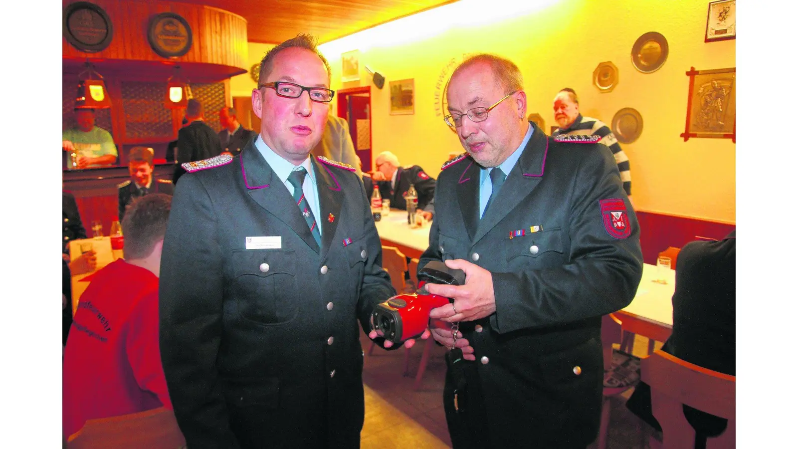 Förderer spendet Wärmebildkamera (Foto: gi)