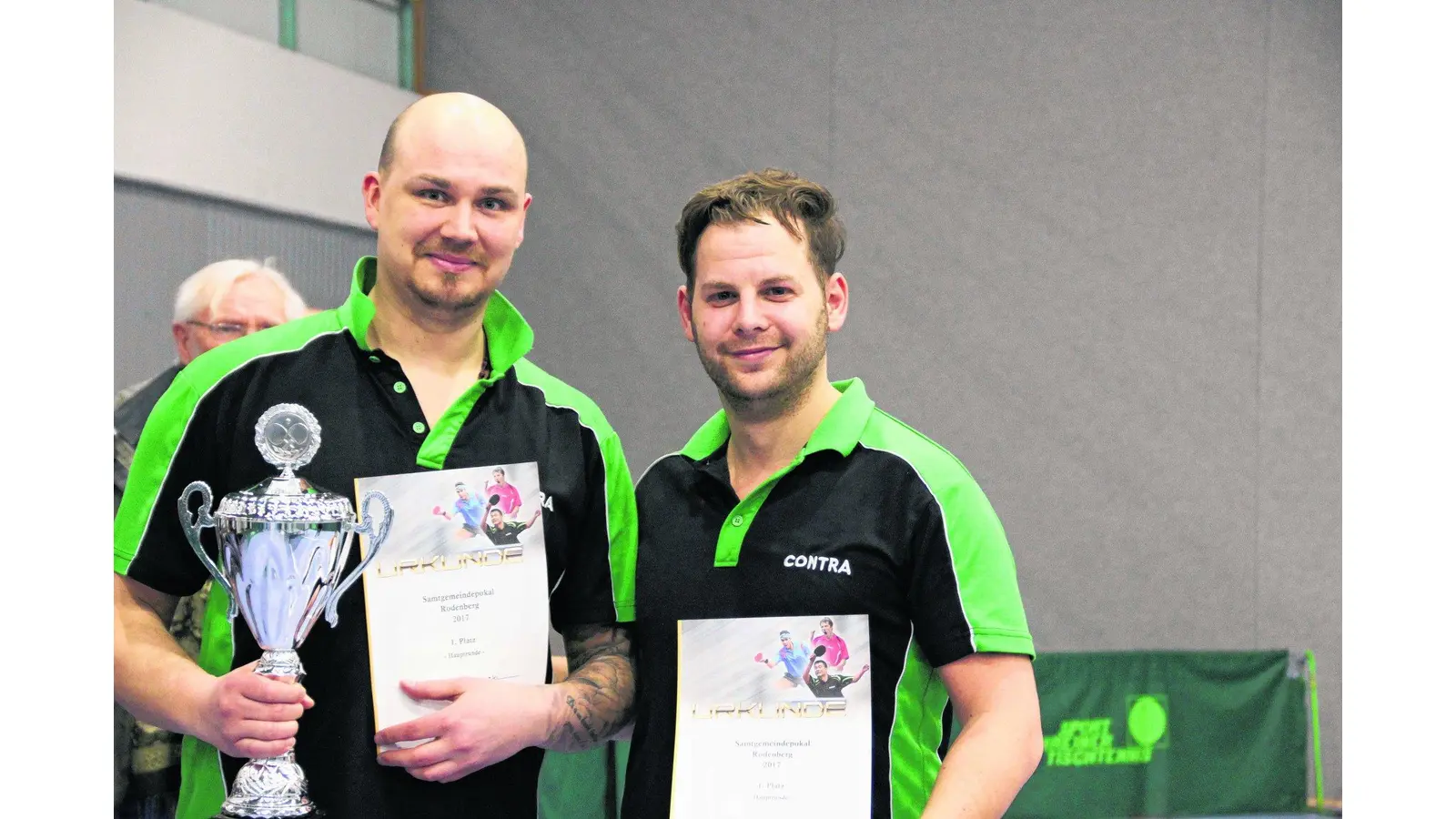 Der Hauptpokal geht nach Messenkamp (Foto: al)