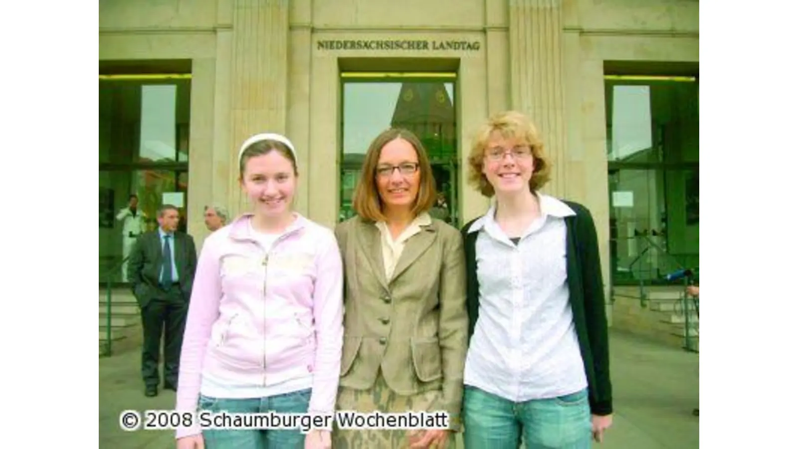 Schüler begleiten Abgeordnete (Foto: km)