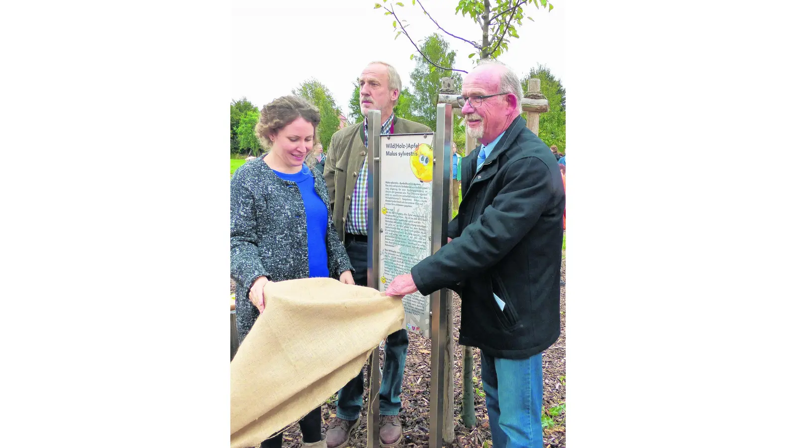 Mit Alma über die Apelerner Streuobstwiese (Foto: red)