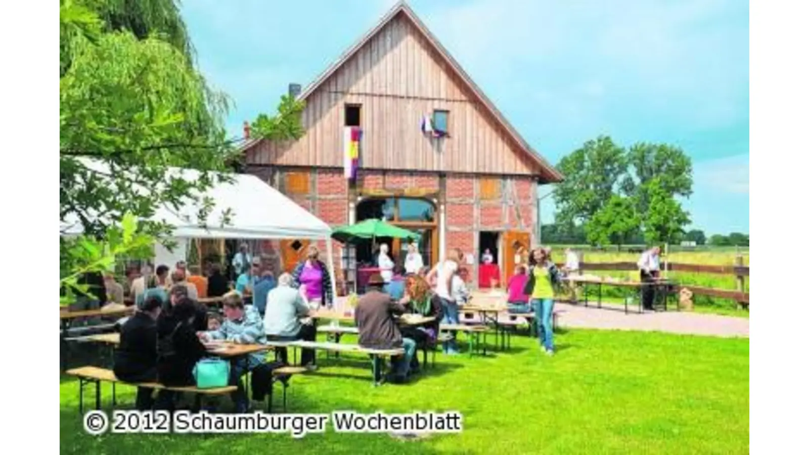Kuchen und Brot finden reißend Absatz (Foto: red)