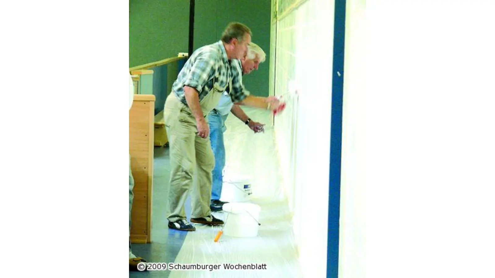 Malerarbeiten statt Sportstunden (Foto: al)