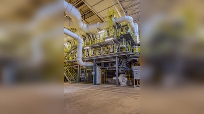 Die neue Hybrid-Schmelzwanne im Obernkirchener Ardagh-Werk soll einen Meilenstein auf dem Weg zur Dekarbonisierung der Glasindustrie setzen. (Foto: Portrait yourself - Inh. Niclas Flenter)