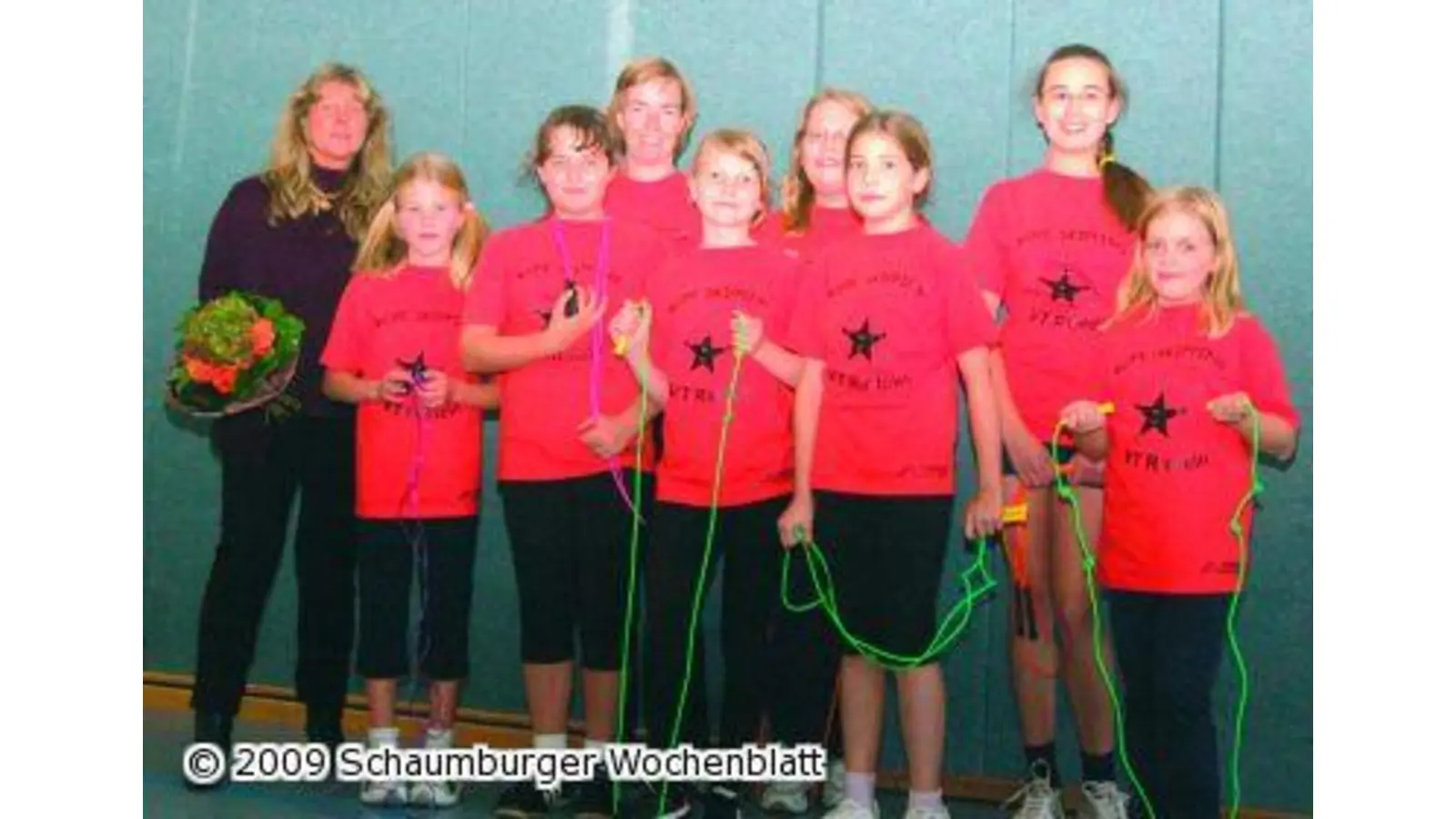 Neue Shirts für Nachwuchsgruppe (Foto: ste)