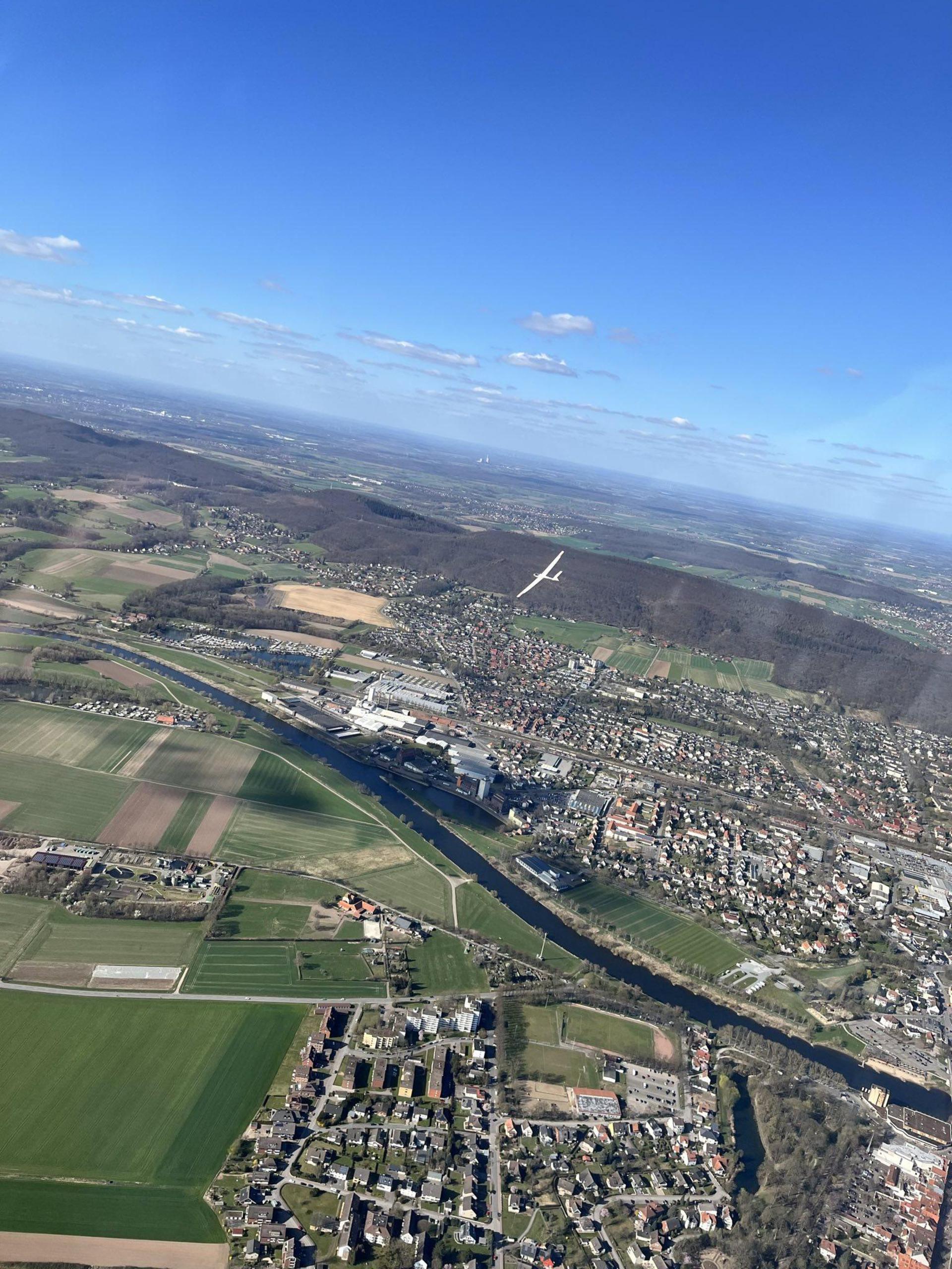 Fliegen begeistert nicht nur durch den fantasischen Ausblick, sondern vor allem durch Gemeinschaftsgefühl und viel Know-how, das man in der Ausbildung lernt.  (Foto: privat)