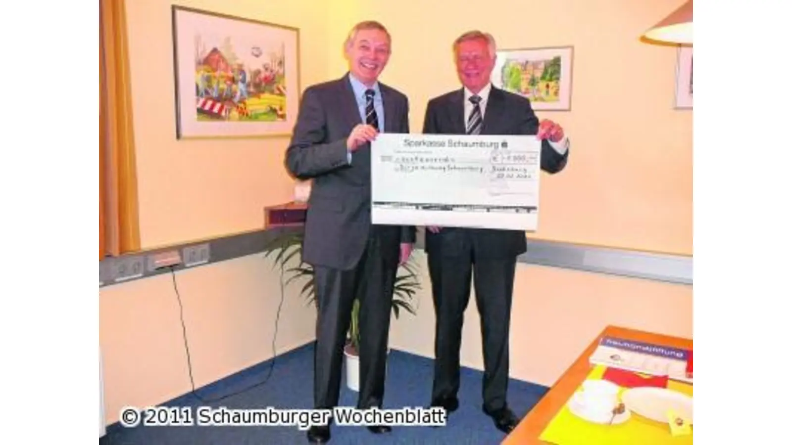 Stadtwerke spenden tausend Euro für die Bürgerstiftung (Foto: red)