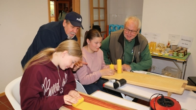 Sind kreativ (v.li.): Sina, Michael Fautsch, Jette und Horst Fentzahn. (Foto: gi)