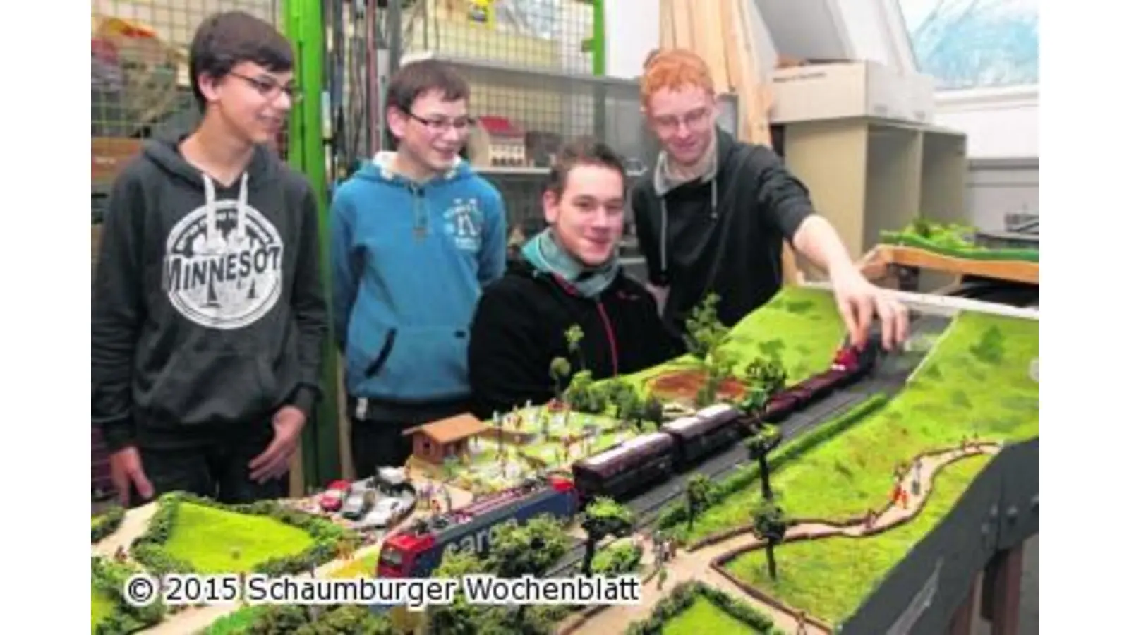 Große Ausstellung auf der Schiene (Foto: bb)