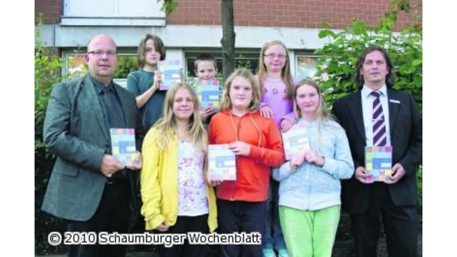 Schüler erhalten einen neuen Schuljahresplaner (Foto: wa)