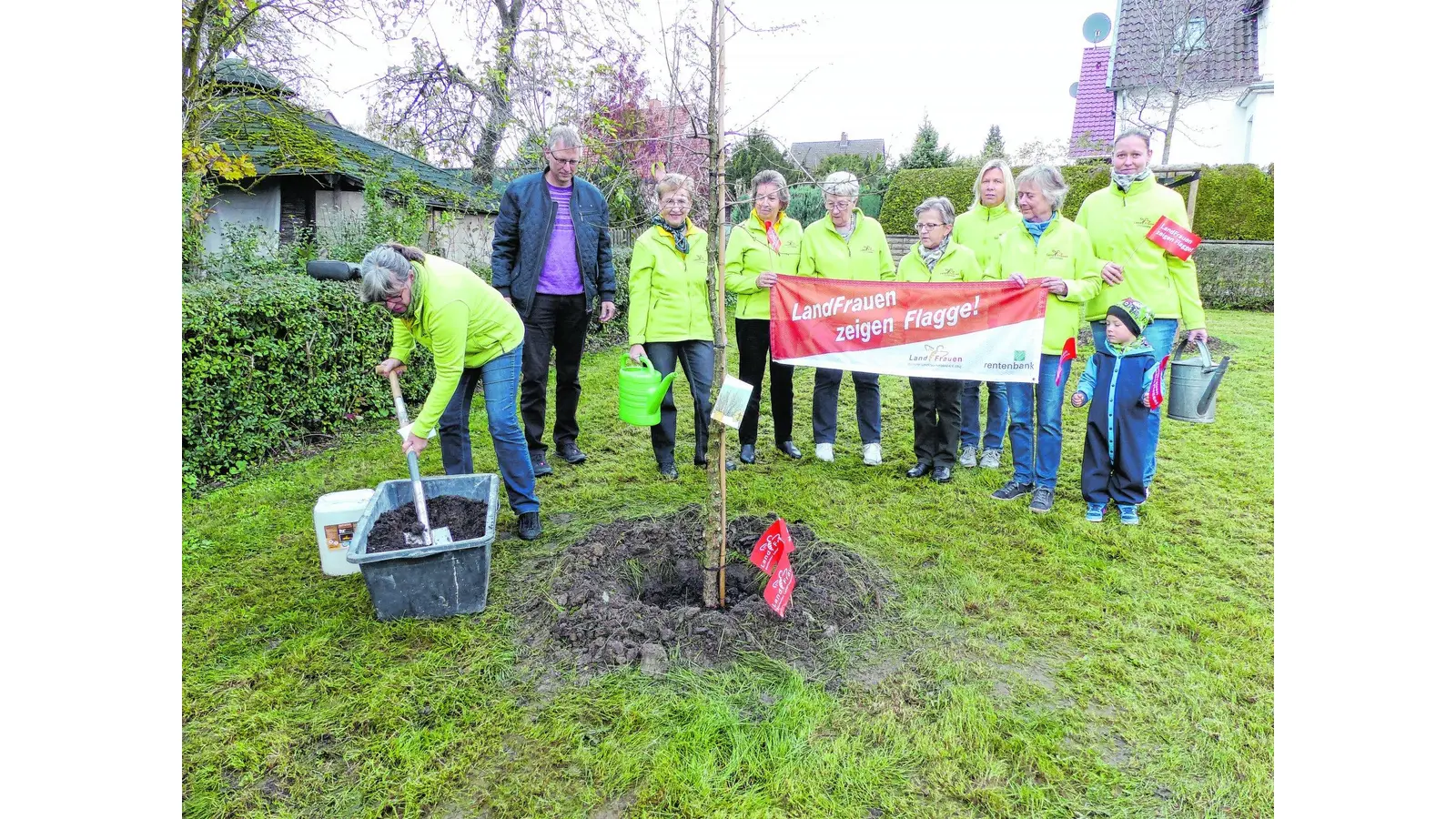 Die Landfrauen wollen in jedem Ort einen Baum pflanzen (Foto: red)