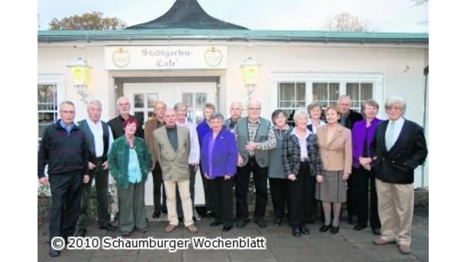Alte Klassenkameraden beleben Erinnerungen (Foto: bb)