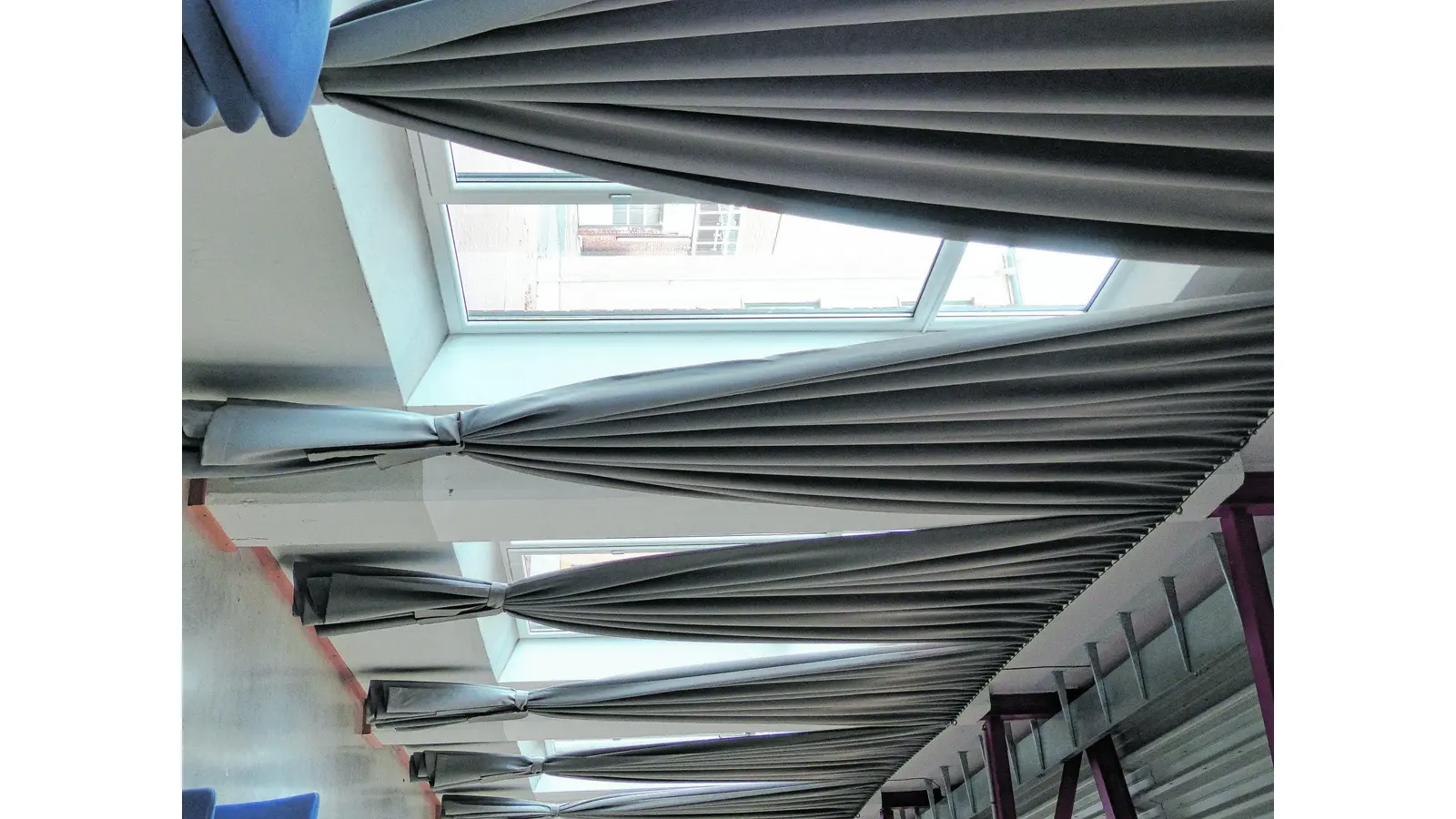 Vorhänge für das Sägewerk (Foto: al)