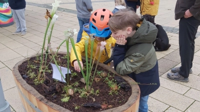 Mit der Aufstellung bepflanzter Moorbadewannen setzte der Verein starke Akzente für die Landesgartenschau in Bad Nenndorf. (Foto: gk)