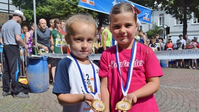 Bis auf die Bambinis können keine weiteren Läuferinnen und Läufer nachgemeldet werden. Mit 1.100 Teilnehmenden ist das Feld komplett ausgebucht.  (Foto: ste (Archiv))