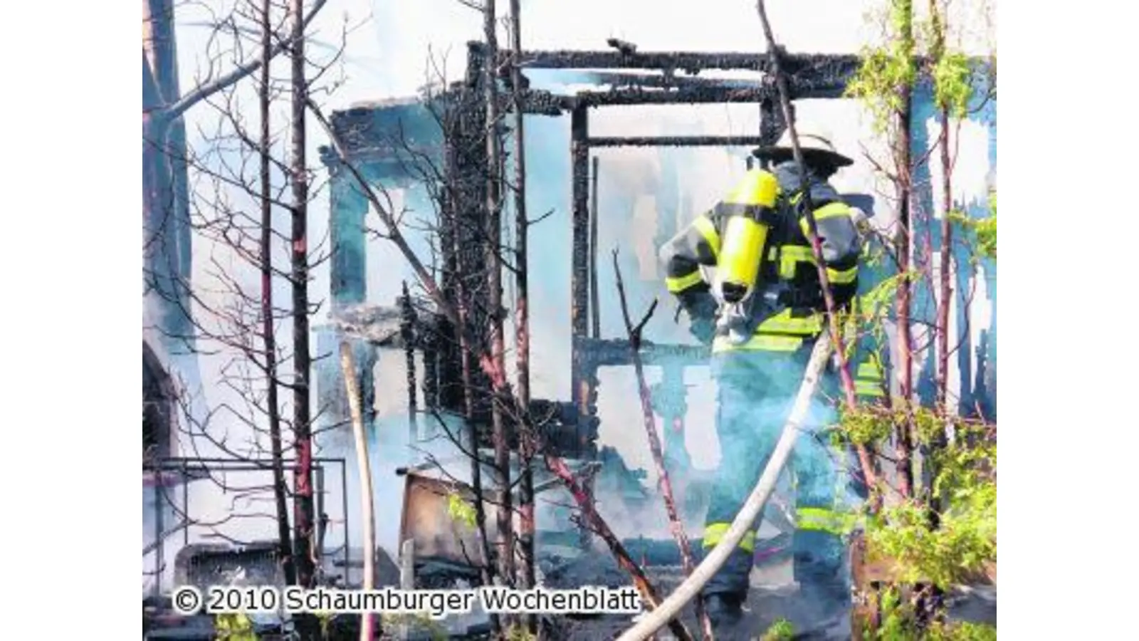 Schuppen in Pulverstraße steht in Flammen (Foto: hb)