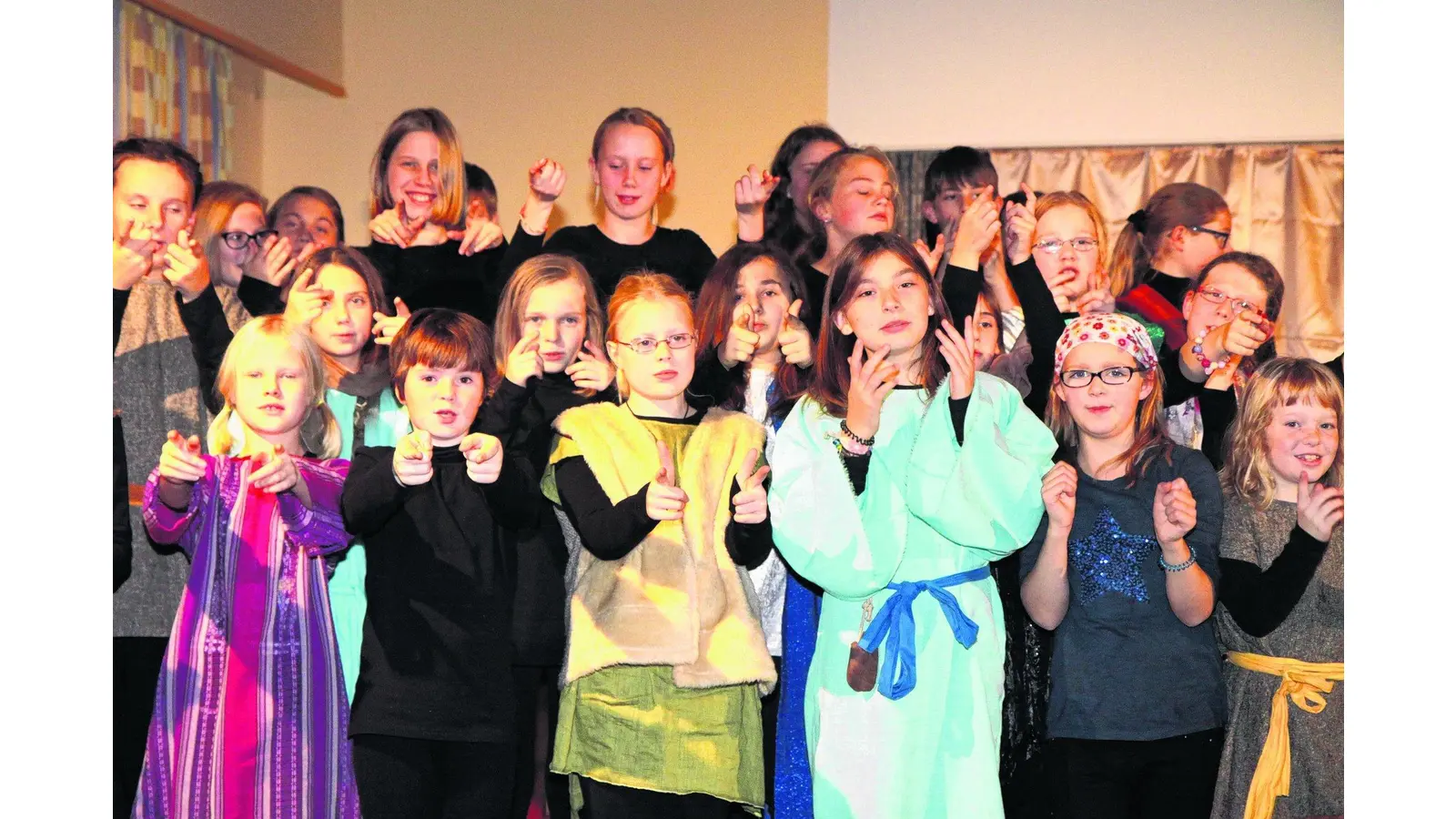 Junge Darsteller bringen Musical professionell auf die Bühnenbretter (Foto: bb)