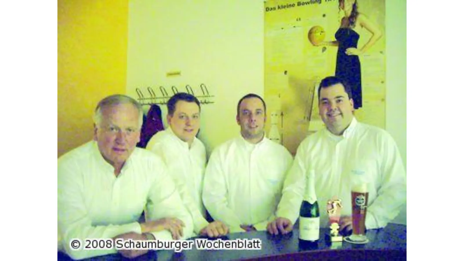 Truckcenter Lauenau gewinnt Businesstrophy im Bowling (Foto: red)