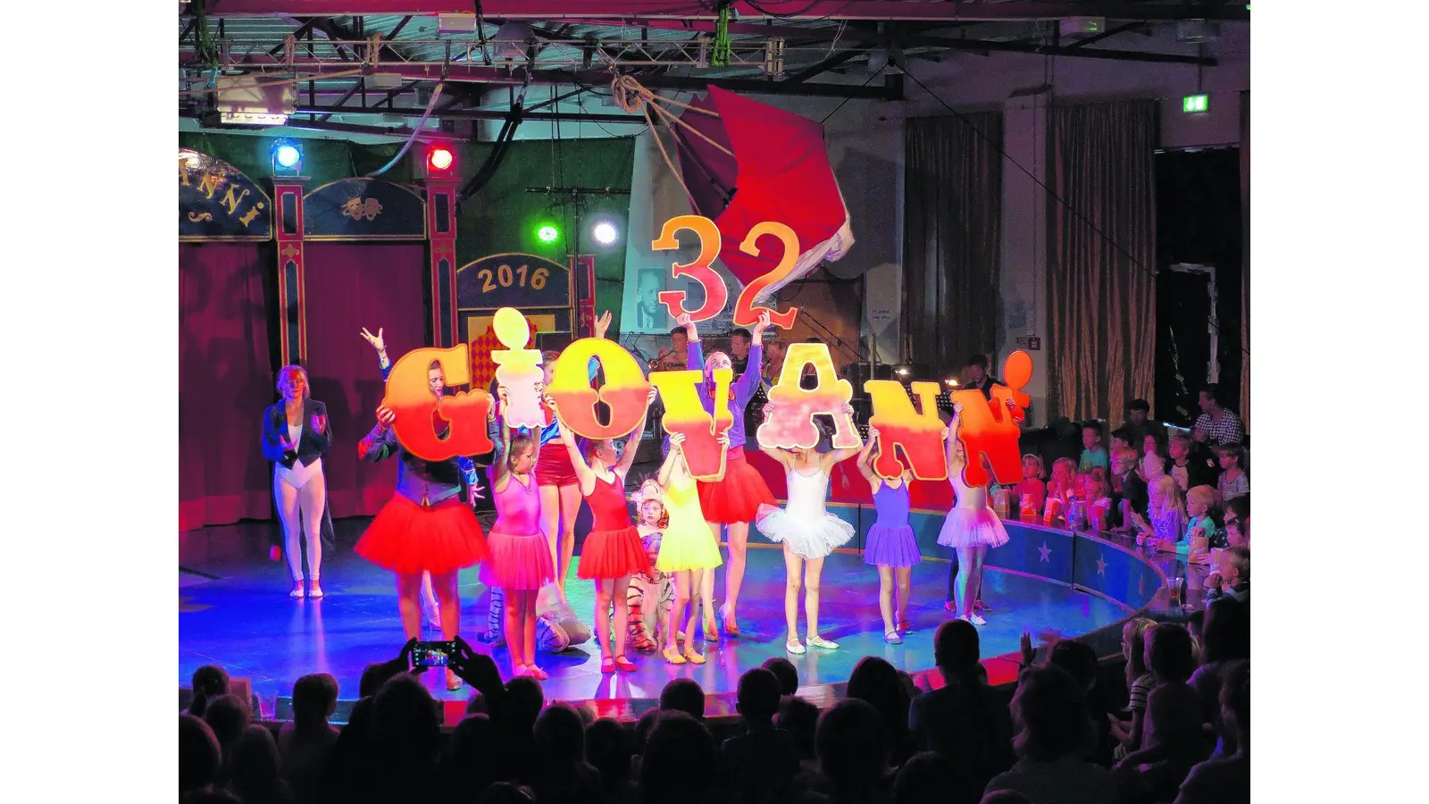 Artisten setzen Kunstwerke in Szene (Foto: red)