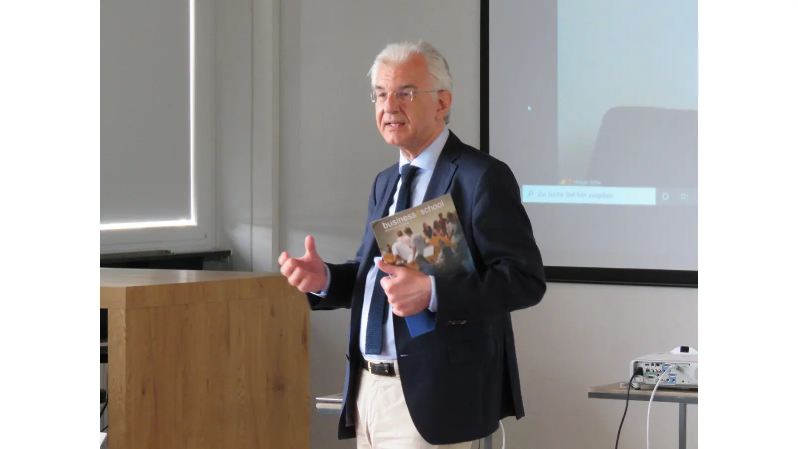 Wirtschaft gibt ihr Wissen weiter (Foto: mk)