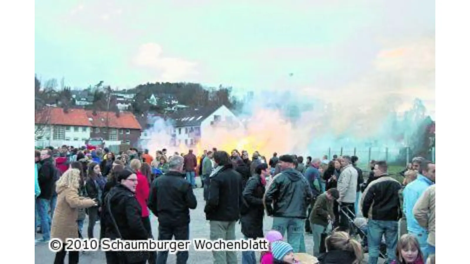 Osterfeuer lockt Jung und Alt (Foto: bb)