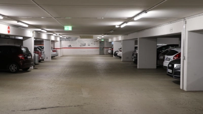 Die Mitarbeitenden der Sparkasse Hannover nutzen derzeit überwiegend die Stellplätze in der Tiefgarage.  (Foto: gi)
