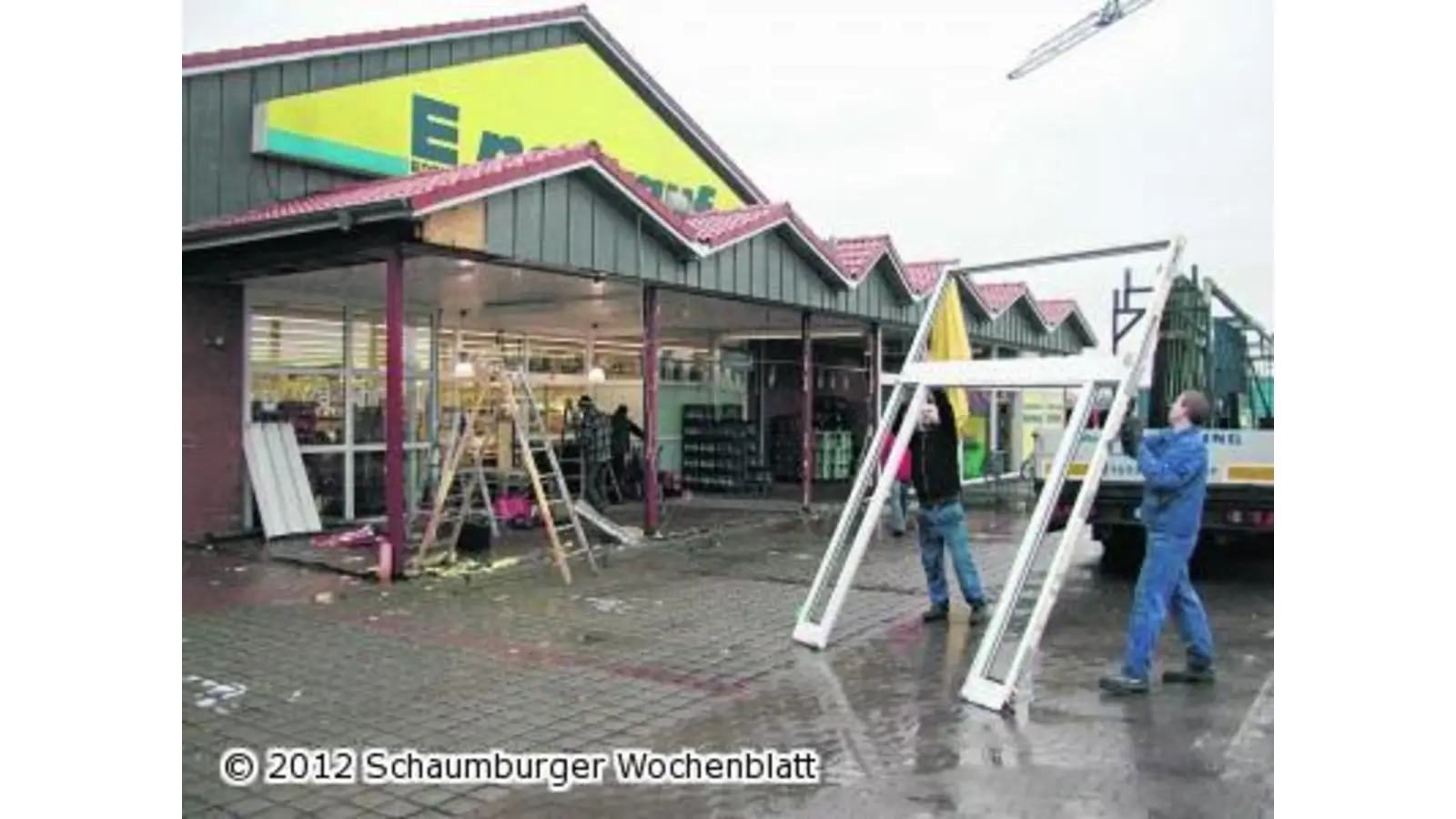 Der Verkauf im Edeka-Markt geht trotz Umbau weiter (Foto: bt)