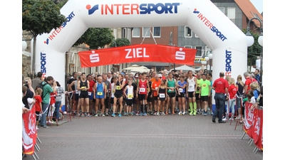 Die Verbundenheit des Kreft Familiensporthauses mit Stadthagen hat sich auch immer in eigenen Aktionen und der Unterstützung von Veranstaltungen wie dem Gerhard-Jaster-Gedächtnis-Lauf zur Belebung des Stadtlebens ausgedrückt. Das Unternehmen beendet nun den Geschäftsbetrieb. (Foto: archiv bb)