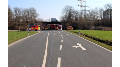 Auf dem Schaumburger Weg in Richtung Bückeburg, Höhe der Abfahrt der Bundesstraße 482 ereignete sich der tödliche Verkehrsunfall. (Foto: Polizei Minden-Lübbecke)