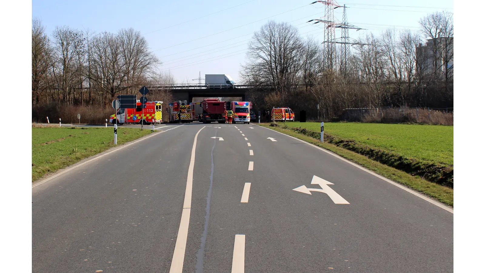 Auf dem Schaumburger Weg in Richtung Bückeburg, Höhe der Abfahrt der Bundesstraße 482 ereignete sich der tödliche Verkehrsunfall. (Foto: Polizei Minden-Lübbecke)