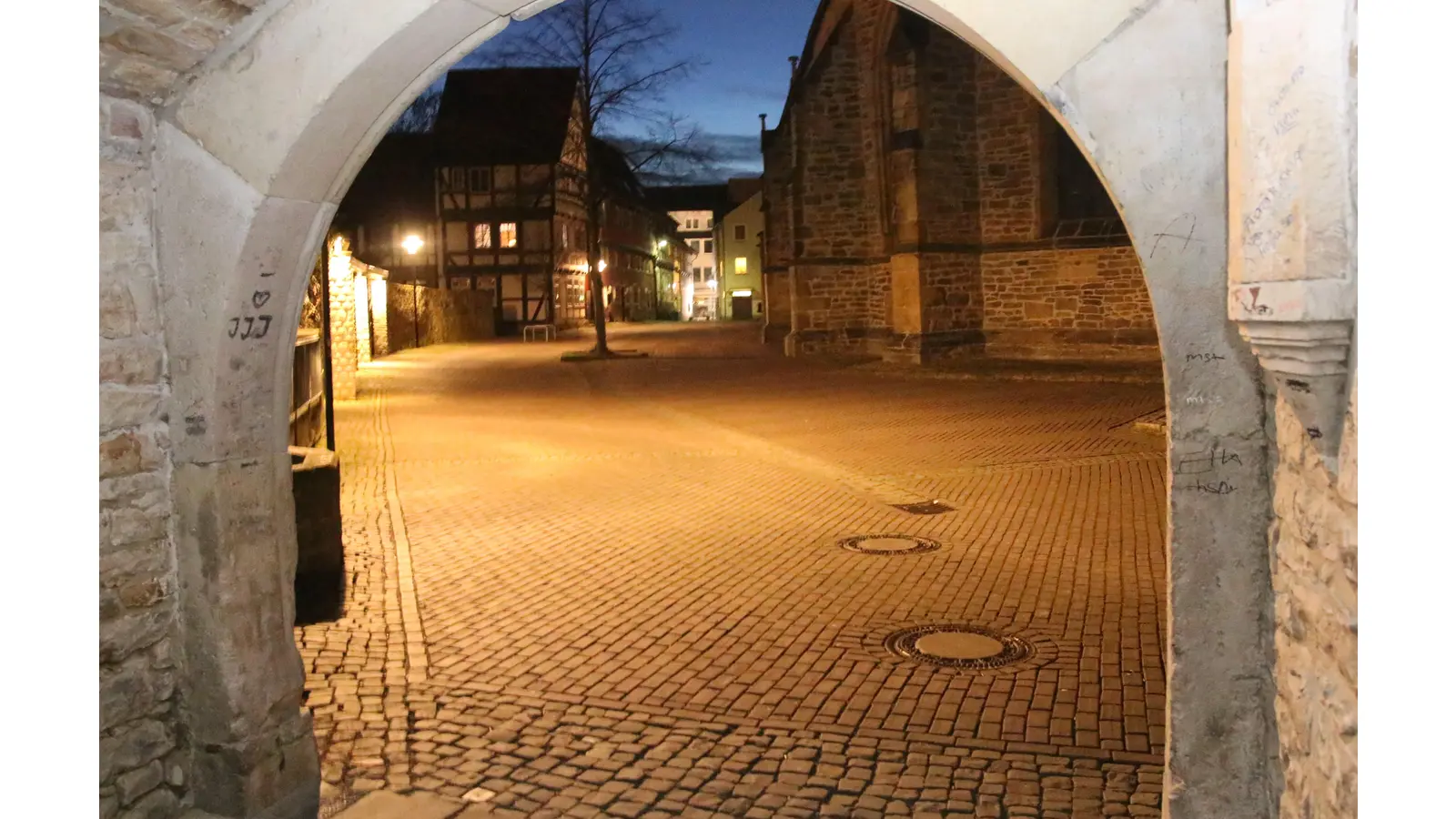 Im Ausschuss für Bürgerdienste und Ordnungswesen wird intensiv über die Sicherheitslage und das Sicherheitsgefühl diskutiert. Eine öffentliche Videoüberwachung in bestimmten Innenstadtbereichen wurde abgelehnt (Symbolbild).  (Foto: Borchers, Bastian)