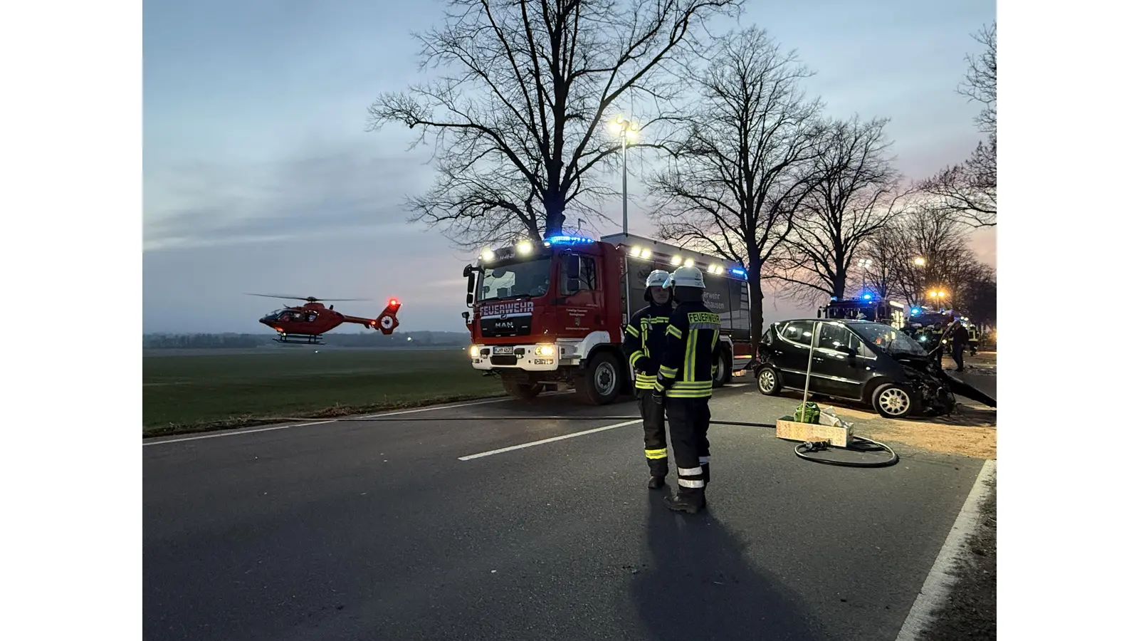 Auch ein Rettungshubschrauber war auf der B65 eingesetzt. (Foto: Feuerwehr)