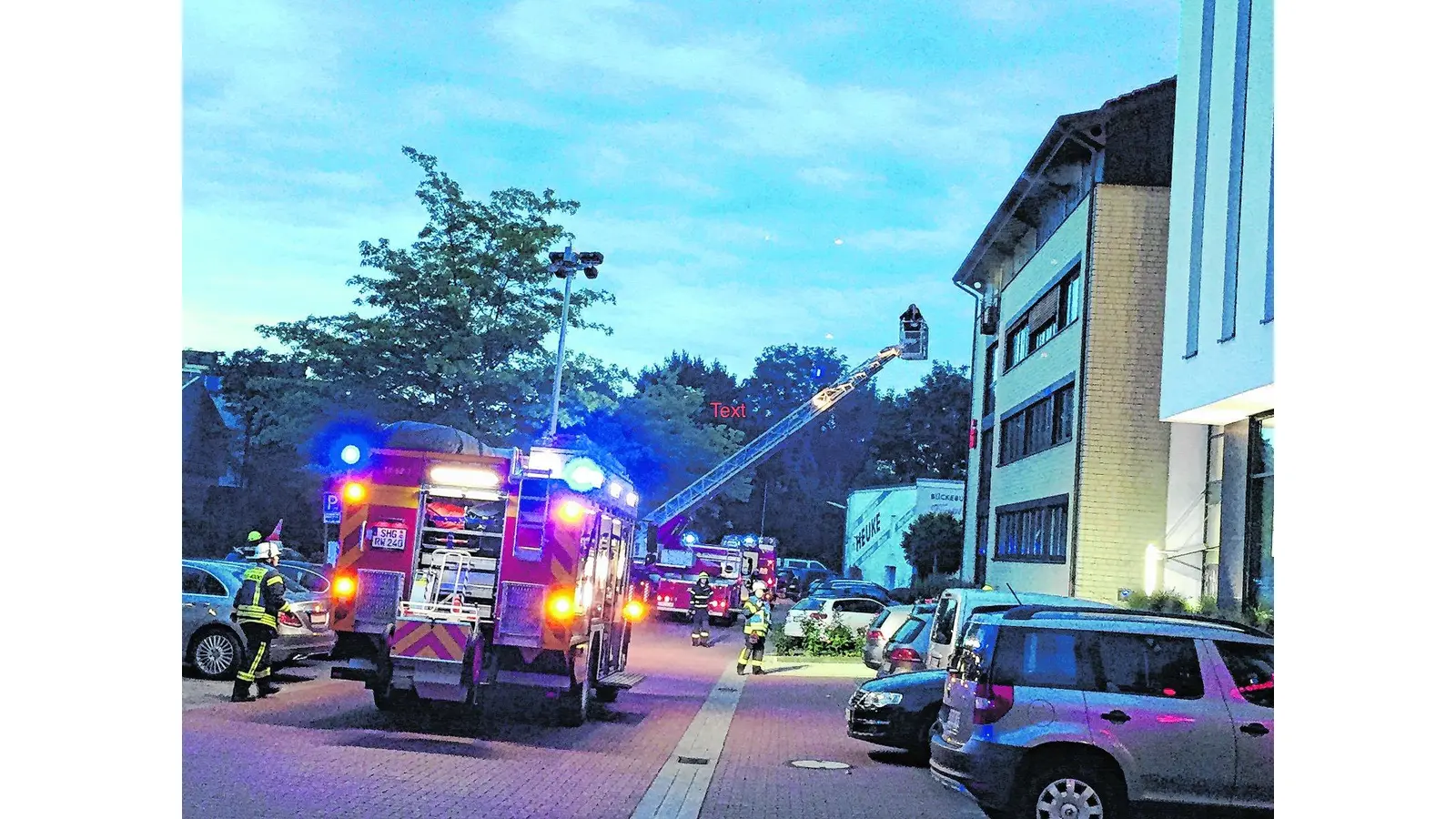 Feuerwehr rettet elf Personen (Foto: jb)