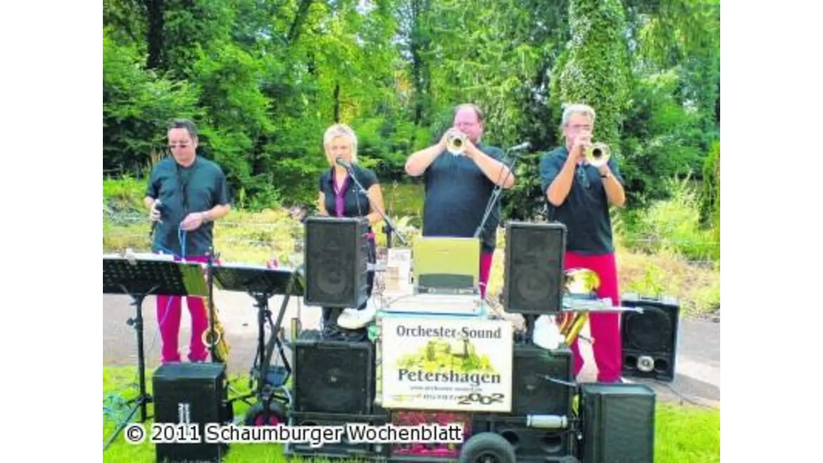 Heiße Blasmusik ertönt hier knallig im Partystil (Foto: red)