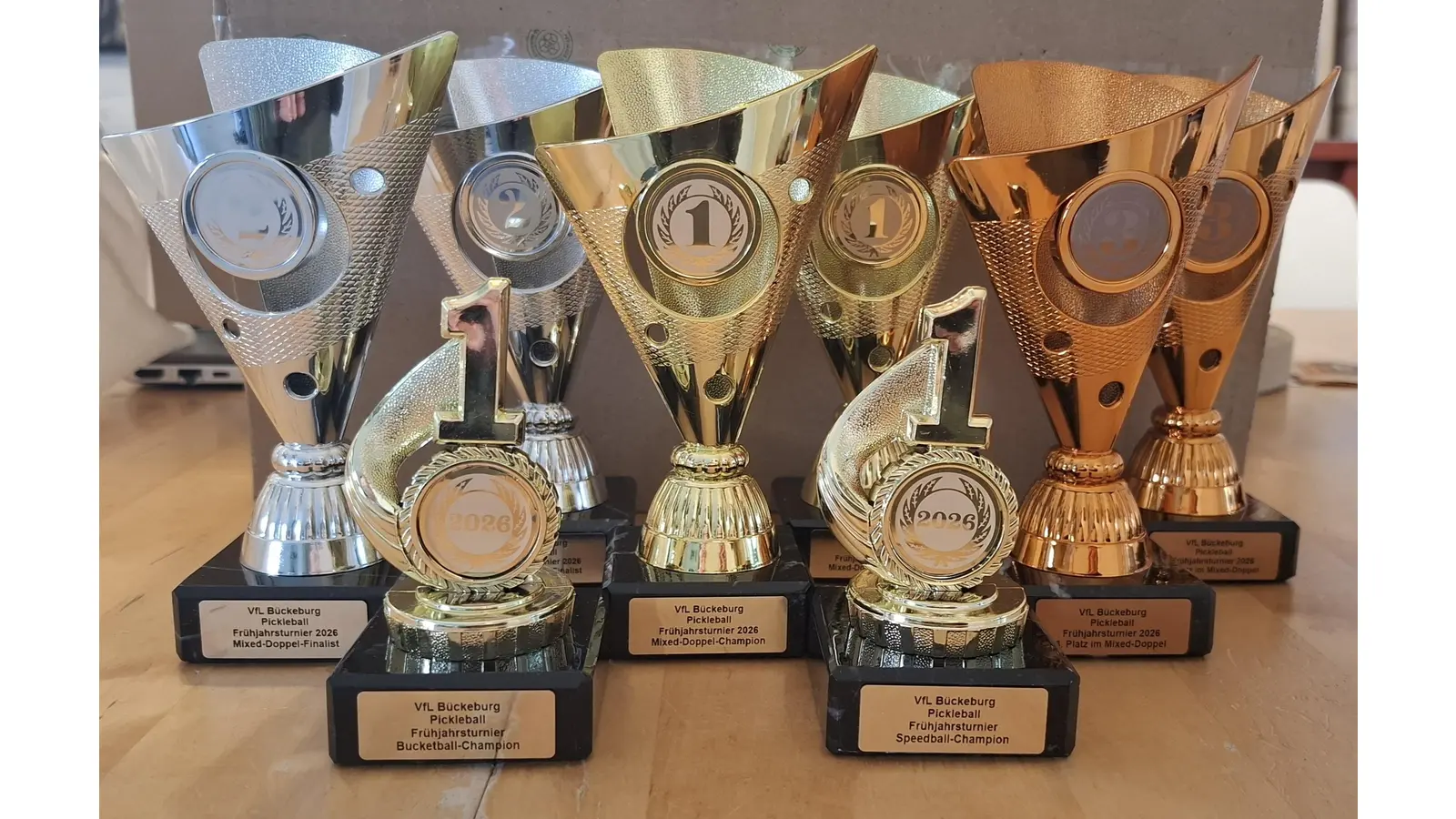 Auch wenn der Spaß bei dem Turnier im Vordergrund steht, gibt es auch glänzend zu gewinnen. (Foto: privat)