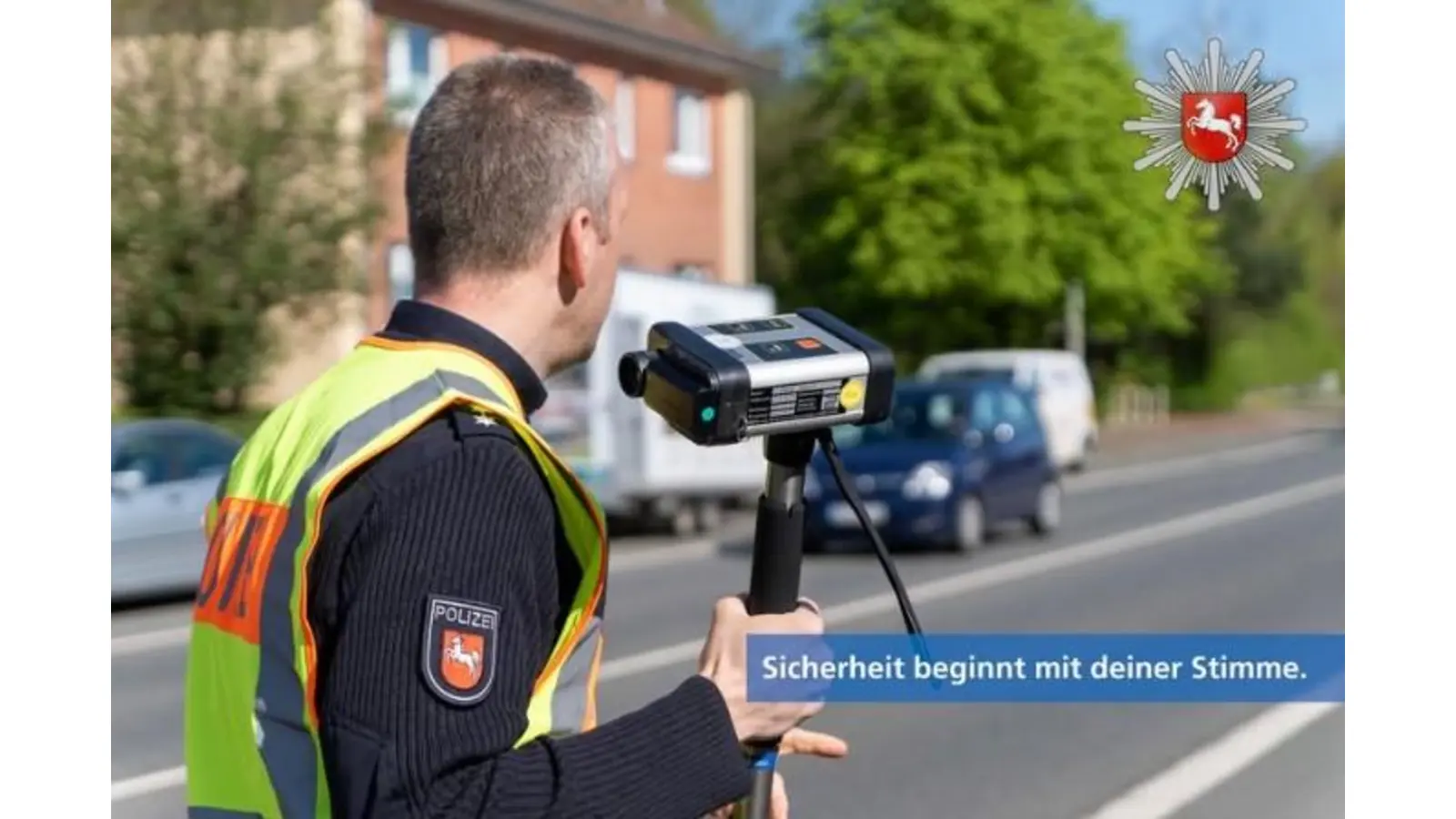 Wo soll geblitzt werden? Die Polizei fragt das jetzt wieder bei Facebook. (Foto: Polizei)