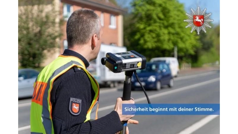 Wo soll geblitzt werden? Die Polizei fragt das jetzt wieder bei Facebook. (Foto: Polizei)