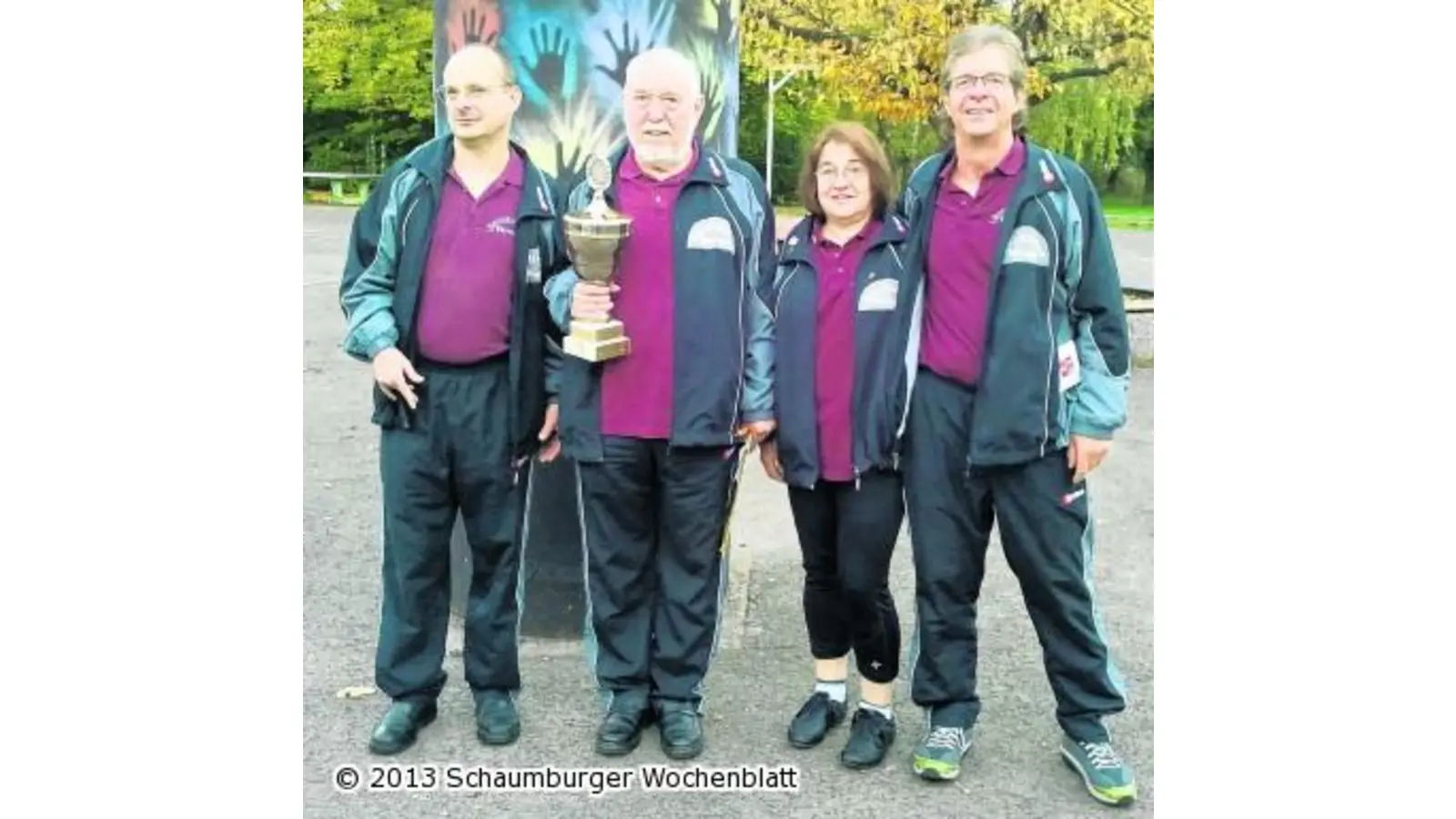 Bossler holen sich den Siegerpokal (Foto: wtz)