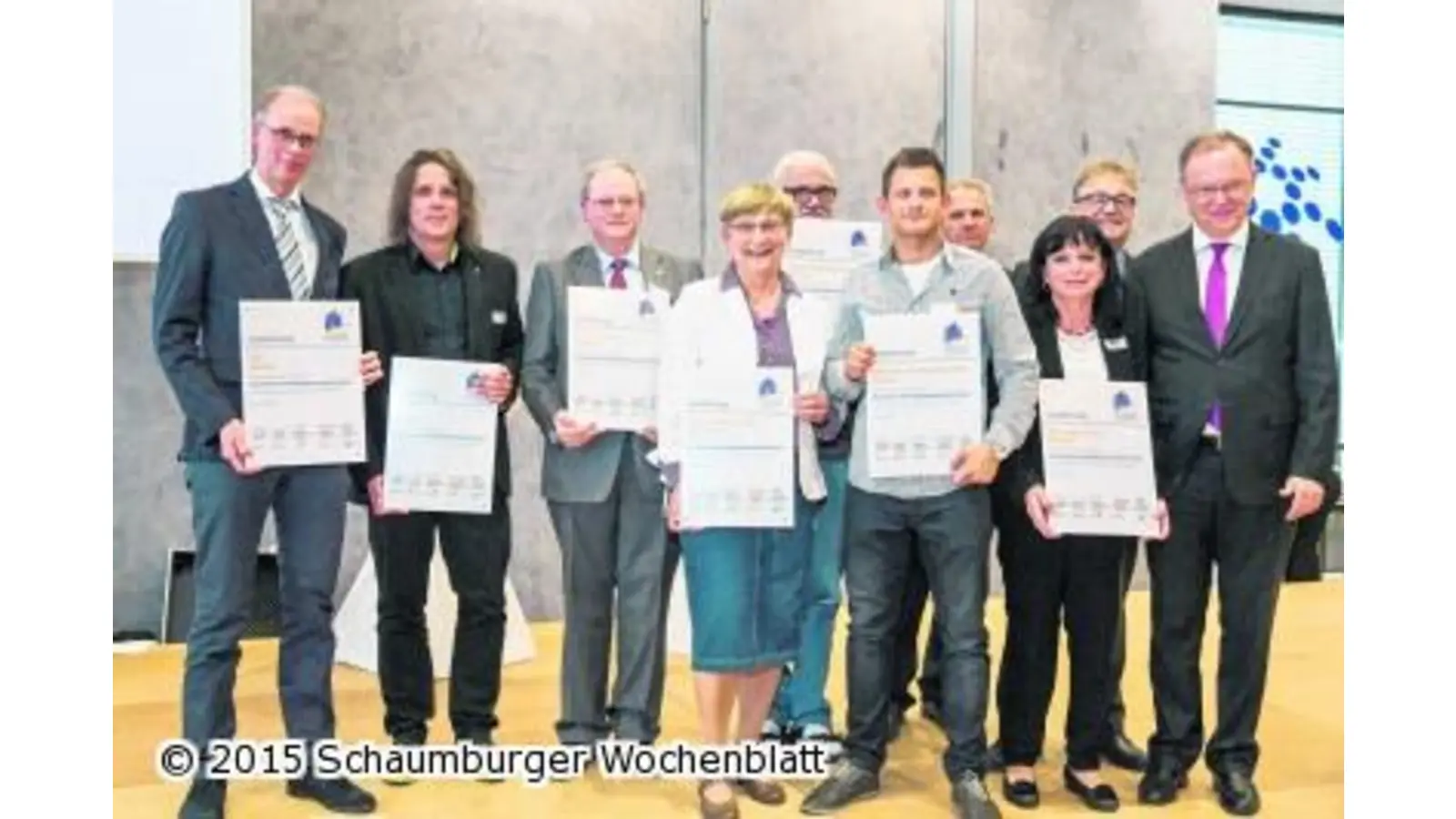 Ministerpräsident Stephan Weil zeichnet IGS Helpsen mit einem Gütesiegel aus (Foto: em)