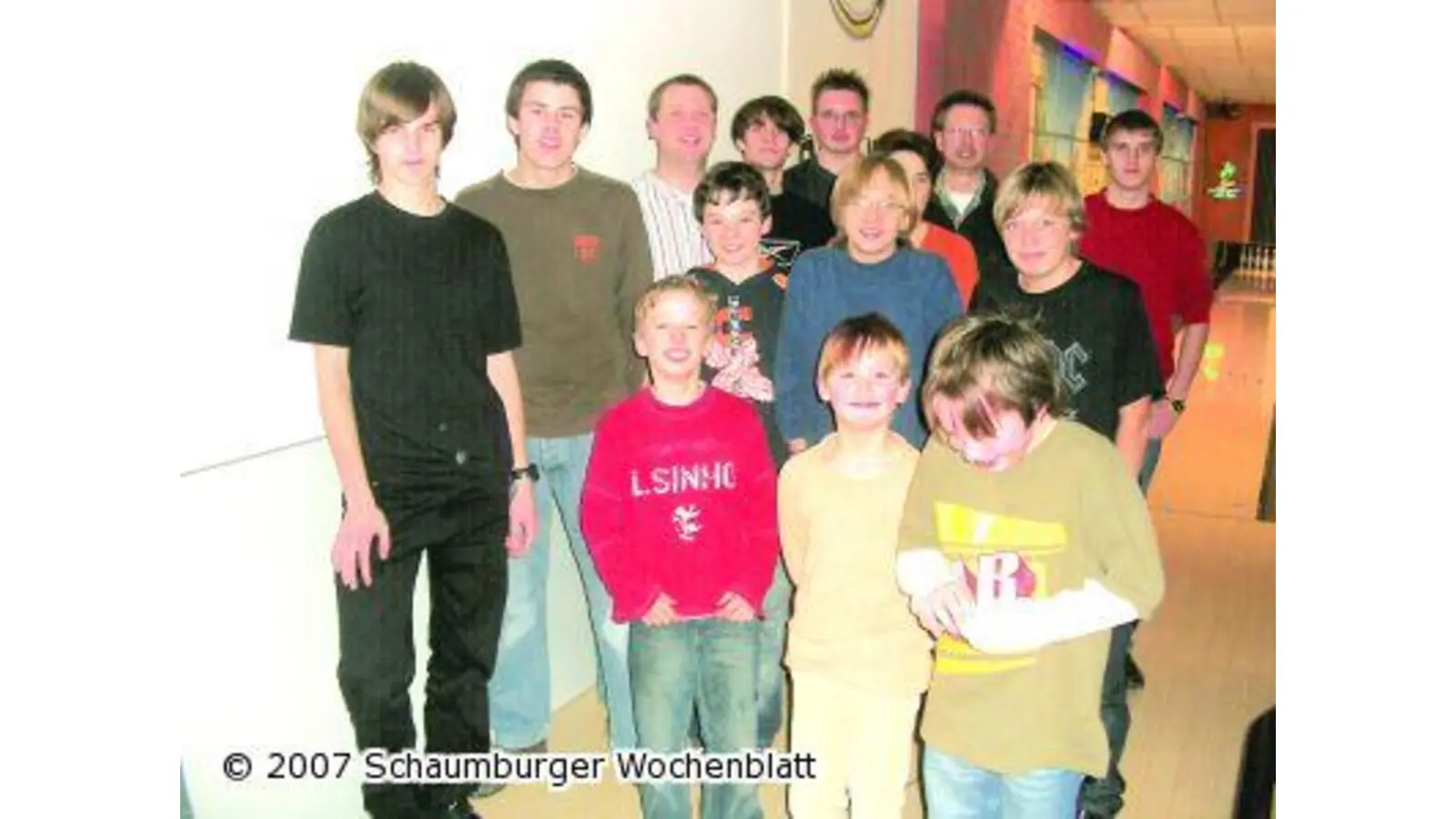 Jugendschützen auf der Bowlingbahn (Foto: red)