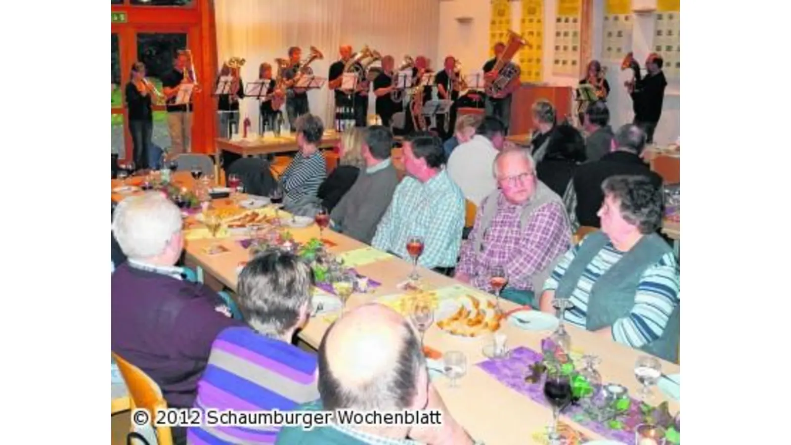 Kirchenmitglieder feiern Weinfest (Foto: wtz)