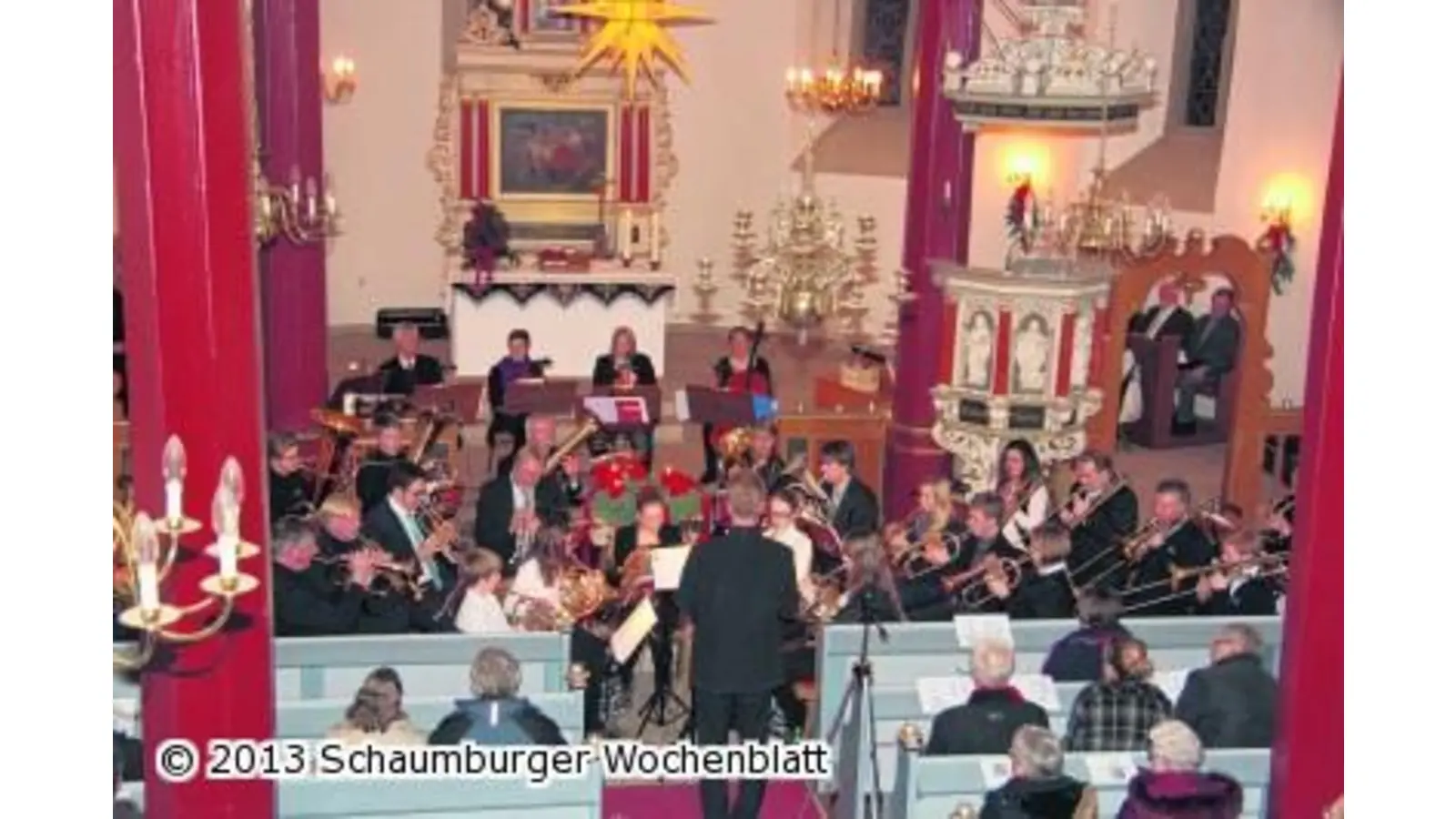 Stimmungsvoll erklingt die Musik in der Kirche (Foto: gi)