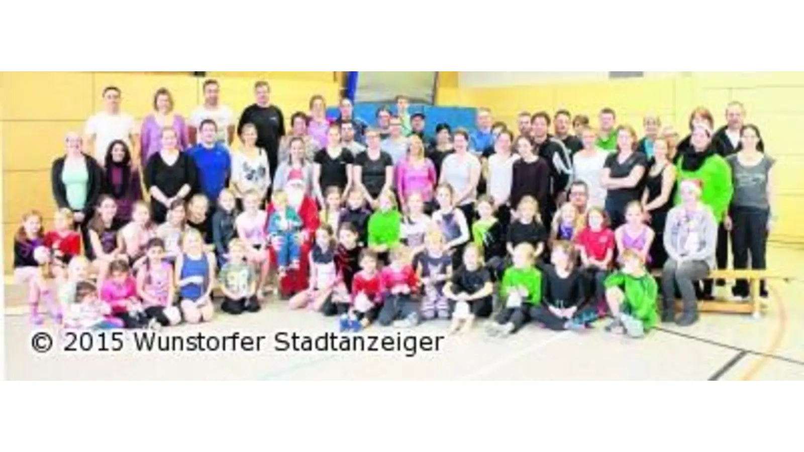 Turnen und schöne Geschenke auspacken (Foto: mk)