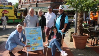 Sie laden zum City Beach ein (v.li.): Carsten Piellusch, Hans-Jürgen Wirtz, Lea Schreiner, Björn Penno, Peter Dombrowski und Tanja Berg.  (Foto: gi)