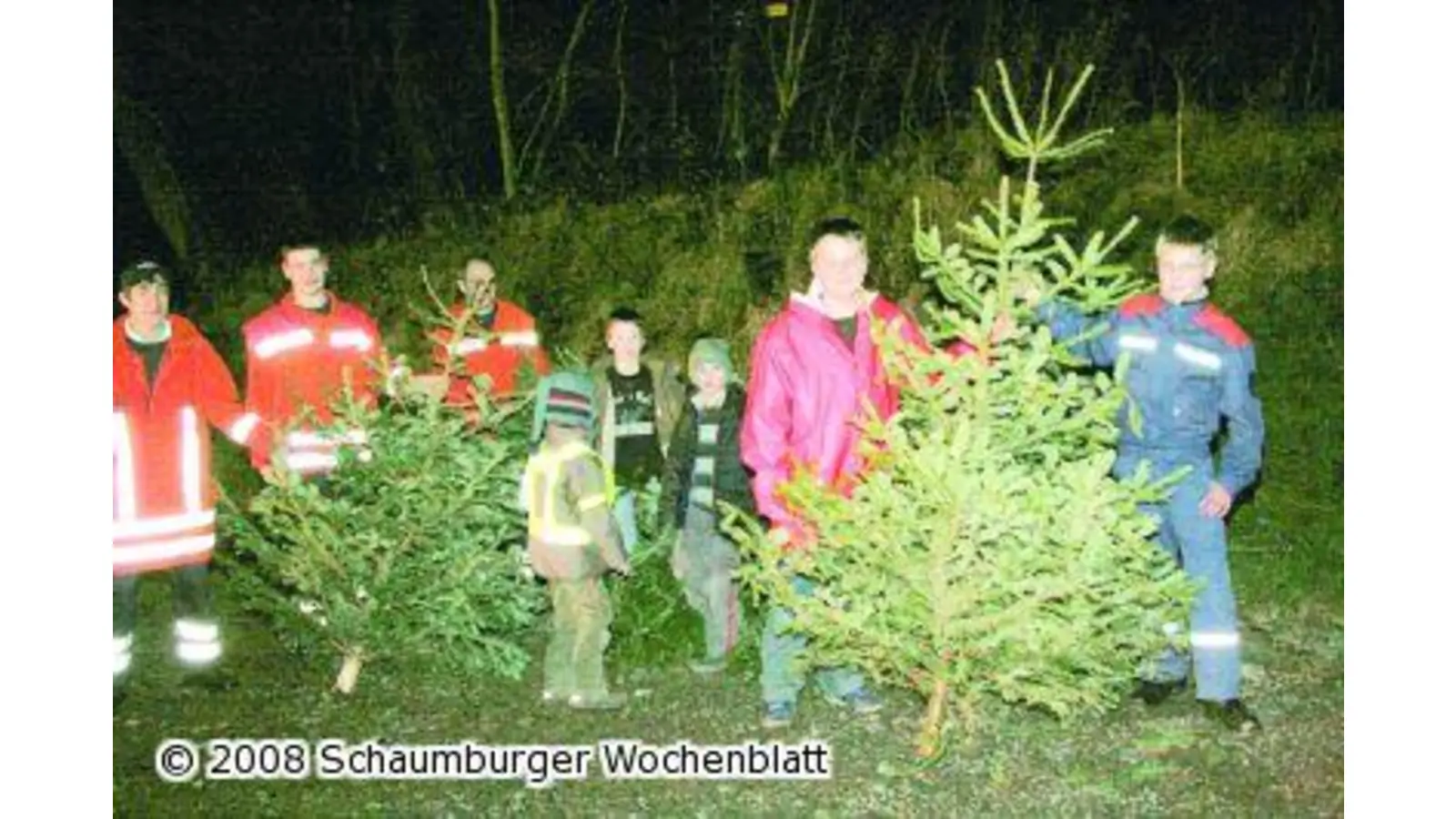 Wohin mit dem TannenbaumJugendfeuerwehr Rolfshagen bietet Service (Foto: tt)