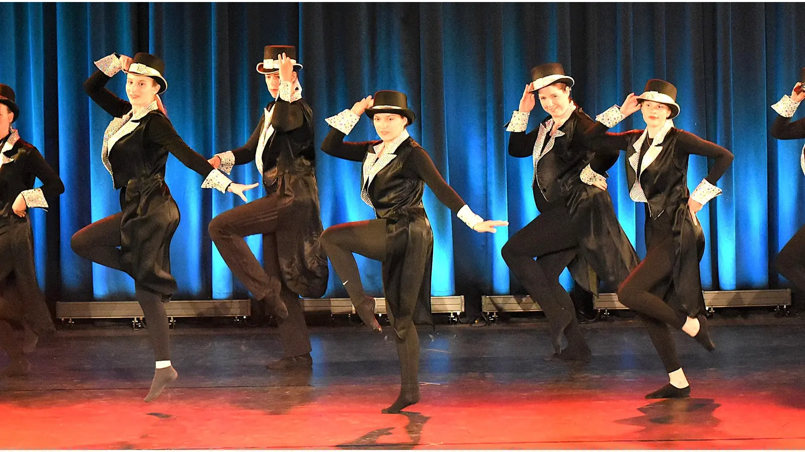 Das „Tanz-Atelier Martina Wundenberg” lädt zur Performance „Savage to broadway...and back”- (Foto: Tanz.Atelier Martina Wundenberg)