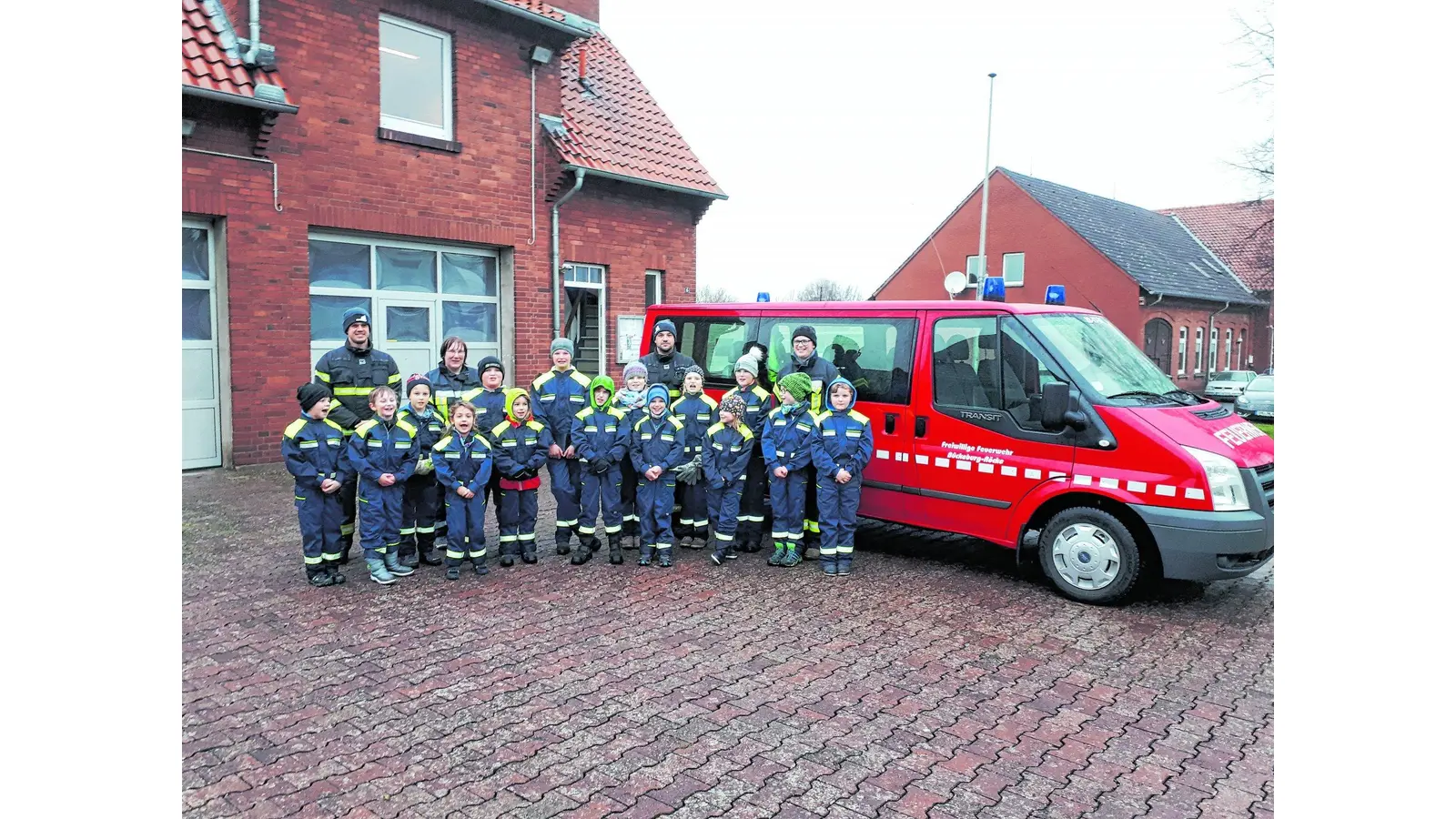 Schutzkleidung für Röcker Löschtiger (Foto: red)
